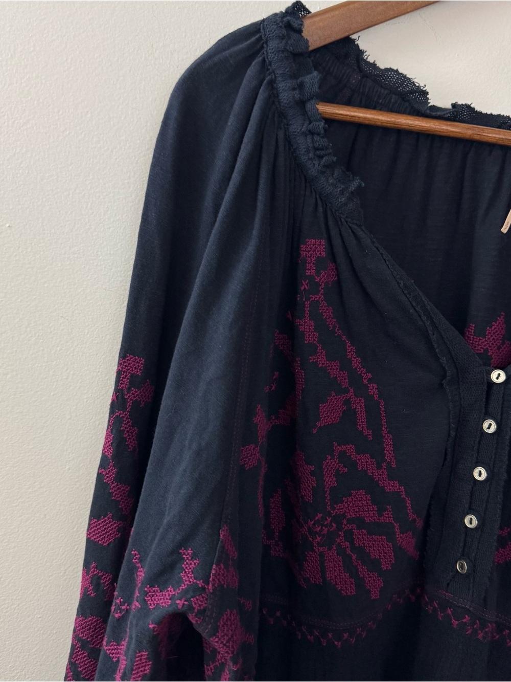 Free People "Persuasion" top Navy with Magenta size S/P - Picture 7 of 9